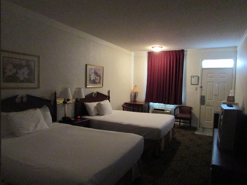 Plantation Oaks Hotel Милингтън Стая снимка